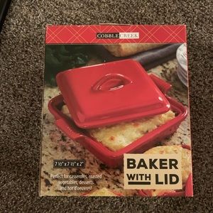 Baker with lid